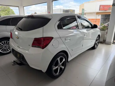 CHEVROLET Onix Hatch 1.0 4P FLEX LT, Foto 3