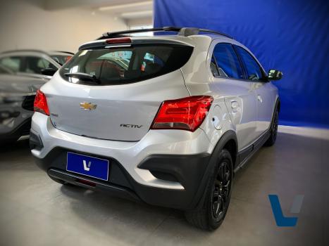 CHEVROLET Onix Hatch 1.4 4P FLEX ACTIV AUTOM�TICO, Foto 4