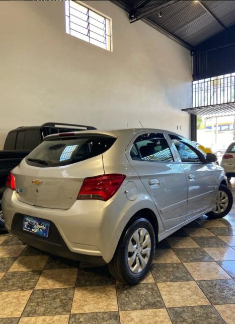 CHEVROLET Onix Hatch 1.0 4P FLEX LT, Foto 4
