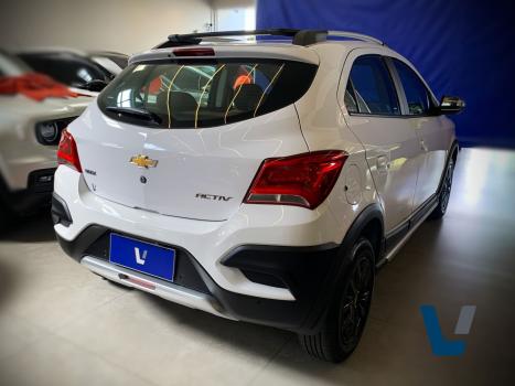 CHEVROLET Onix Hatch 1.4 4P FLEX ACTIV AUTOM�TICO, Foto 4