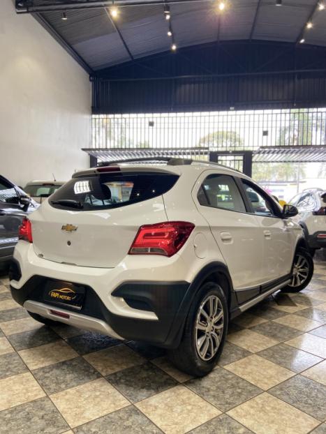 CHEVROLET Onix Hatch 1.4 4P FLEX ACTIV AUTOM�TICO, Foto 4