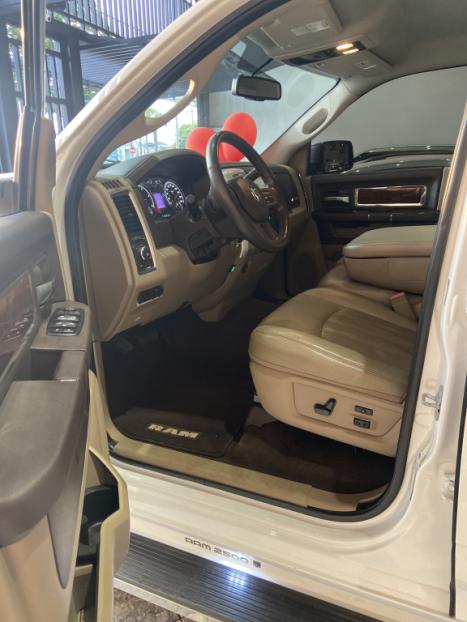 DODGE Ram 6.7 I6 24V 4P 2500 LARAMIE 4X4 TURBODIESEL  AUTOMÁTICO CABINE DUPLA, Foto 7 DODGE Ram 6.7 I6 24V 4P 2500 LARAMIE 4X4 TURBODIESEL  AUTOMÁTICO CABINE DUPLA, Foto 7