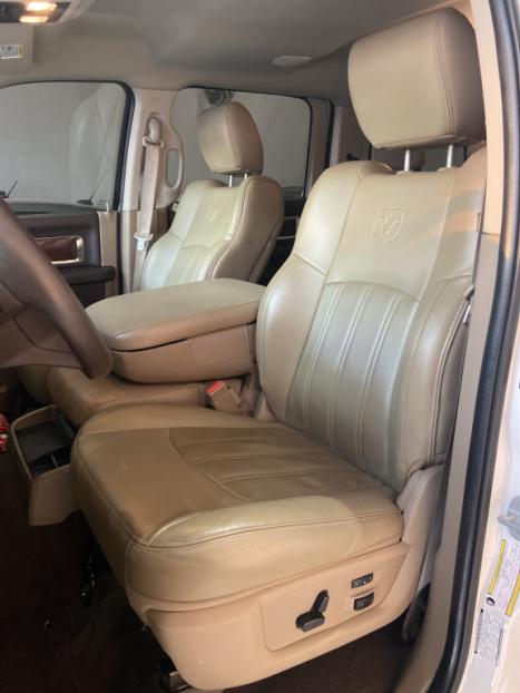 DODGE Ram 6.7 I6 24V 4P 2500 LARAMIE 4X4 TURBODIESEL  AUTOMÁTICO CABINE DUPLA, Foto 10 DODGE Ram 6.7 I6 24V 4P 2500 LARAMIE 4X4 TURBODIESEL  AUTOMÁTICO CABINE DUPLA, Foto 10