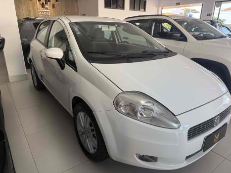 FIAT Punto 1.8 16V 4P FLEX ESSENCE DUALOGIC AUTOMATIZADO, Foto 2