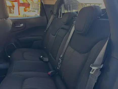 FIAT Toro 2.4 16V 4P MULTIAIR FLEX VOLCANO AUTOM�TICO, Foto 9