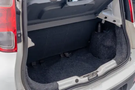 FIAT Uno 1.0 4P FLEX EVO VIVACE CELEBRATION, Foto 9