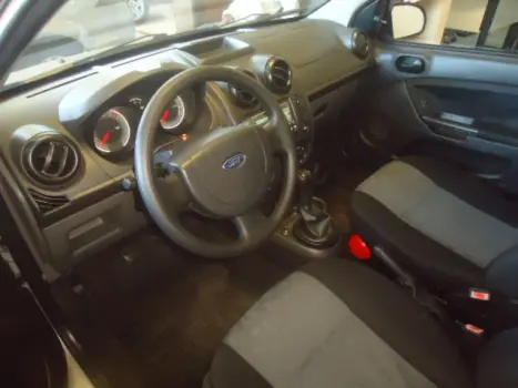 FORD Fiesta Hatch 1.6 4P CLASS FLEX, Foto 2 FORD Fiesta Hatch 1.6 4P CLASS FLEX, Foto 2