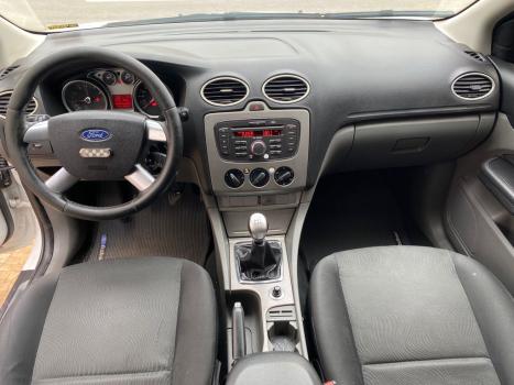 FORD Focus Hatch 1.6 4P, Foto 10