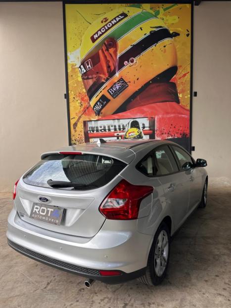 FORD Focus Hatch 1.6 16V 4P FLEX SE POWERSHIFT AUTOM�TICO, Foto 4
