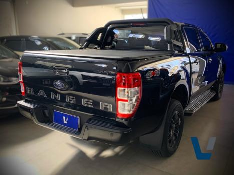 FORD Ranger 3.2 20V XLT 4X4 CABINE DUPLA TURBO DIESEL AUTOMÁTICO, Foto 4 FORD Ranger 3.2 20V XLT 4X4 CABINE DUPLA TURBO DIESEL AUTOMÁTICO, Foto 4