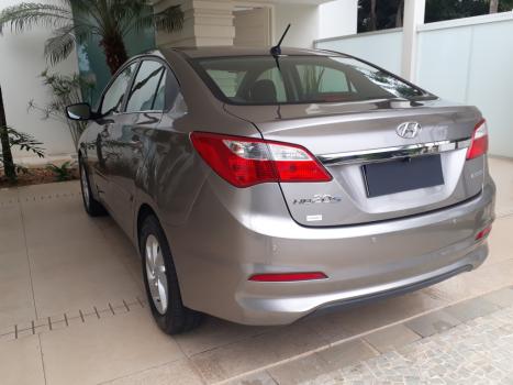 HYUNDAI HB 20 Sedan 1.6 16V 4P FLEX COMFORT PLUS AUTOM�TICO, Foto 3
