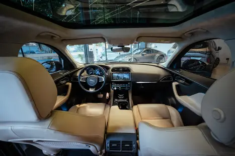 JAGUAR F-Pace 2.0 16V 4P AWD INGENIUM PRESTIGE TURBO AUTOM�TICO, Foto 32