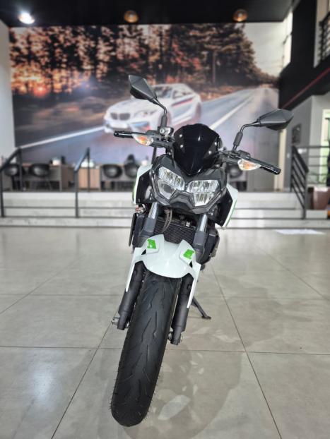 KAWASAKI Z 400 ABS, Foto 2