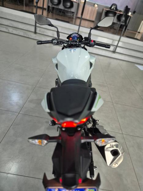 KAWASAKI Z 400 ABS, Foto 7
