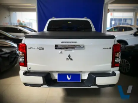 MITSUBISHI L 200 Triton 2.4 16V SPORT HPE-S 4X4 CABINE DUPLA TURBO DIESEL AUTOMÁTICO, Foto 5 MITSUBISHI L 200 Triton 2.4 16V SPORT HPE-S 4X4 CABINE DUPLA TURBO DIESEL AUTOMÁTICO, Foto 5