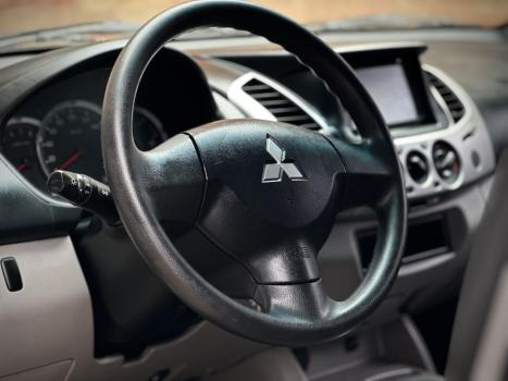 MITSUBISHI L 200 Triton 2.4 16V FLEX HLS CHROME CABINE DUPLA, Foto 4