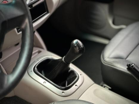 MITSUBISHI L 200 Triton 2.4 16V FLEX HLS CABINE DUPLA, Foto 8