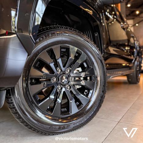 MITSUBISHI Triton 2.4 KATANA BITURBO DIESEL CABINE DUPLA 4X4 AUTOMTICO, Foto 4