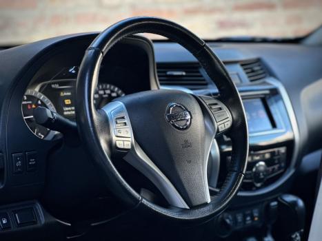 NISSAN Frontier 2.3 16V LE 4X4 CABINE DUPLA BI-TURBO DIESEL AUTOM�TICO, Foto 4