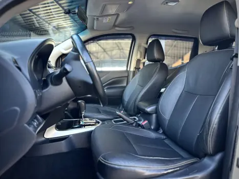 NISSAN Frontier 2.3 16V LE 4X4 CABINE DUPLA BI-TURBO DIESEL AUTOM�TICO, Foto 7