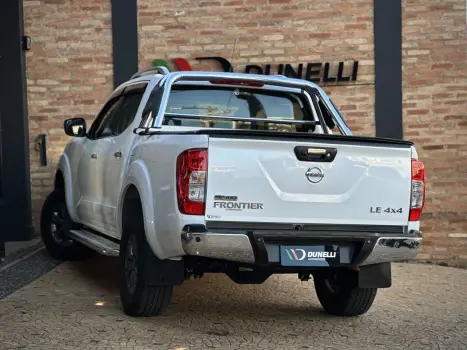 NISSAN Frontier 2.3 16V LE 4X4 CABINE DUPLA BI-TURBO DIESEL AUTOM�TICO, Foto 9