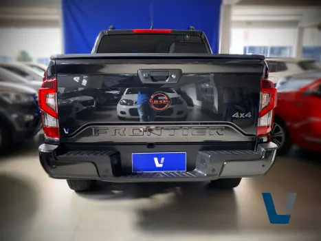 NISSAN Frontier 2.3 16V PRO4X CABINE DUPLA 4X4 BI-TURBO DIESEL AUTOM�TICO, Foto 5
