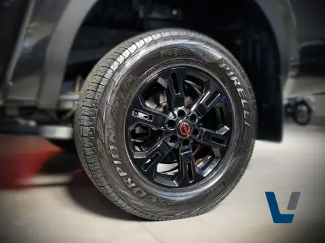 NISSAN Frontier 2.3 16V PRO4X CABINE DUPLA 4X4 BI-TURBO DIESEL AUTOM�TICO, Foto 16