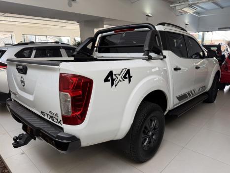 NISSAN Frontier 2.3 ATTACK CABINE DUPLA 4X4 BI-TURBO DIESEL AUTOM�TICO, Foto 4