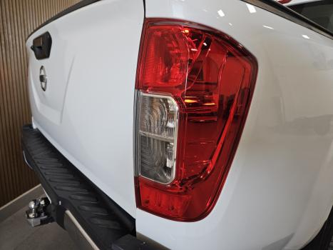 NISSAN Frontier 2.3 16V XE 4X4 CABINE DUPLA BI-TURBO DIESEL AUTOM�TICO, Foto 17