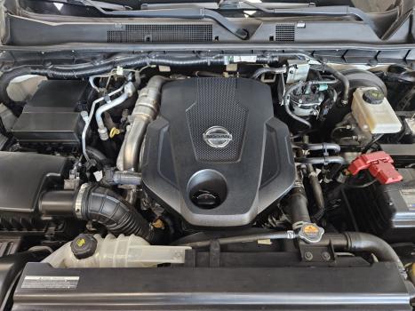 NISSAN Frontier 2.3 16V XE 4X4 CABINE DUPLA BI-TURBO DIESEL AUTOM�TICO, Foto 19