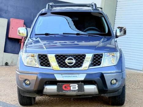 NISSAN Frontier 2.5 SE 4X4 STRIKE TURBO DIESEL CABINE DUPLA, Foto 2