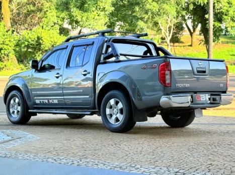NISSAN Frontier 2.5 SE 4X4 STRIKE TURBO DIESEL CABINE DUPLA, Foto 4