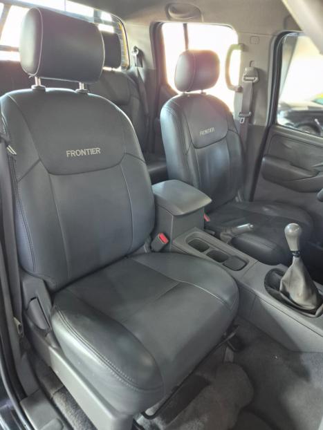 NISSAN Frontier 2.5 SE TURBO DIESEL CABINE DUPLA, Foto 6