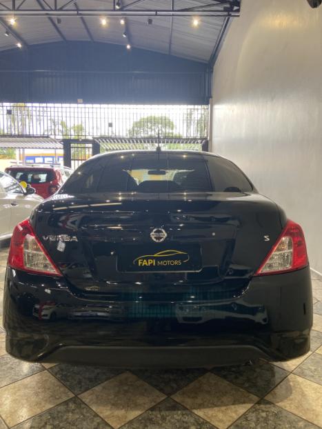 NISSAN Versa Sedan 1.0 4P FLEX S, Foto 3