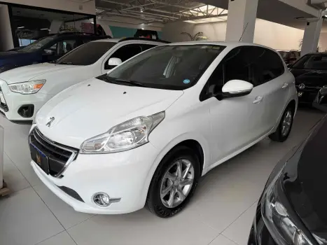PEUGEOT 208 , Foto 1