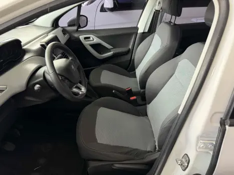 PEUGEOT 208 , Foto 6