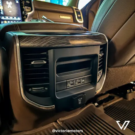 RAM 2500 6.7 I6 24V SLT CABINE DUPLA TURBO DIESEL LARAMIE 4X4 AUTOMTICO, Foto 9