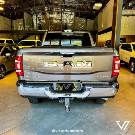 RAM 2500 6.7 I6 24V SLT CABINE DUPLA TURBO DIESEL LARAMIE 4X4 AUTOMTICO, Foto 19