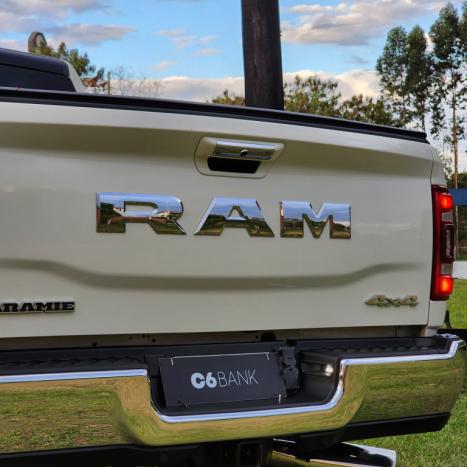 RAM 3500 6.7 I6 LARAMIE CABINE DUPLA TURBO DIESEL AUTOMÁTICO, Foto 10 RAM 3500 6.7 I6 LARAMIE CABINE DUPLA TURBO DIESEL AUTOMÁTICO, Foto 10