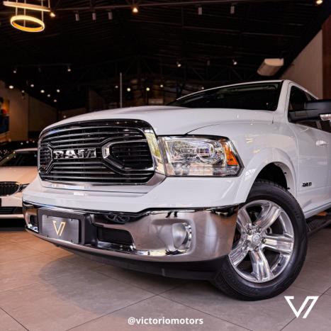 RAM Classic 5.7 V8 32V 4P HEMI LARAMIE AUTOMTICO, Foto 4