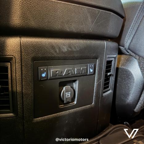 RAM Classic 5.7 V8 32V 4P HEMI LARAMIE NIGHT EDITION AUTOMTICO, Foto 15