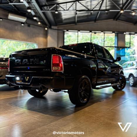 RAM Classic 5.7 V8 32V 4P HEMI LARAMIE NIGHT EDITION AUTOMTICO, Foto 16