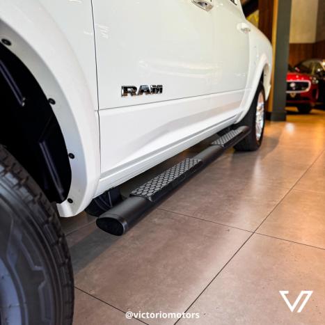 RAM Classic 5.7 V8 32V 4P HEMI LARAMIE AUTOMTICO, Foto 3