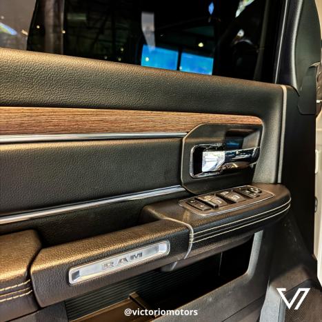 RAM Classic 5.7 V8 32V 4P HEMI LARAMIE AUTOMTICO, Foto 12