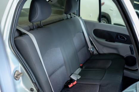 RENAULT Clio Sedan 1.6 16V 4P PRIVILEGE, Foto 12