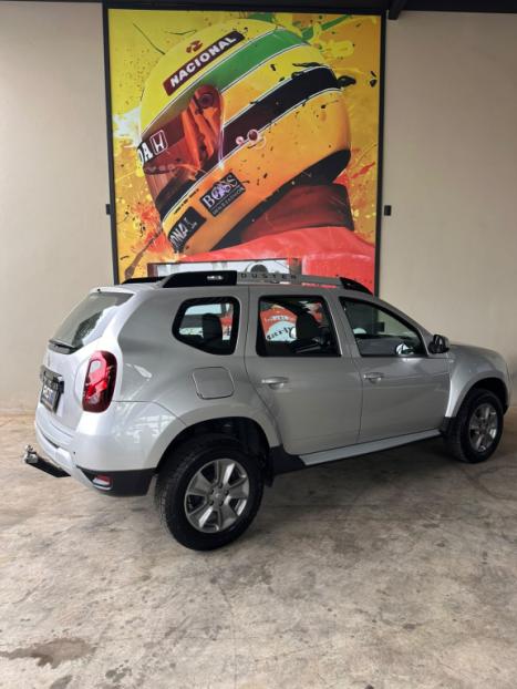 RENAULT Duster 1.6 16V 4P FLEX DYNAMIQUE AUTOM�TICO CVT, Foto 4