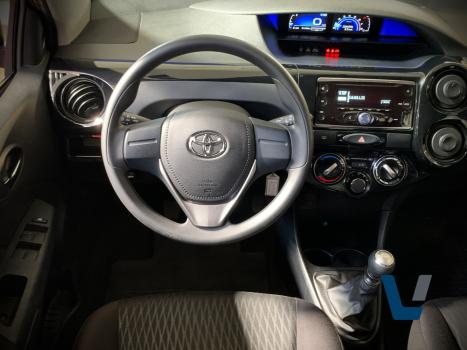 TOYOTA Etios Hatch 1.3 16V 4P FLEX X, Foto 7