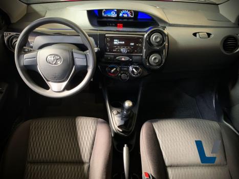 TOYOTA Etios Hatch 1.3 16V 4P FLEX X, Foto 8