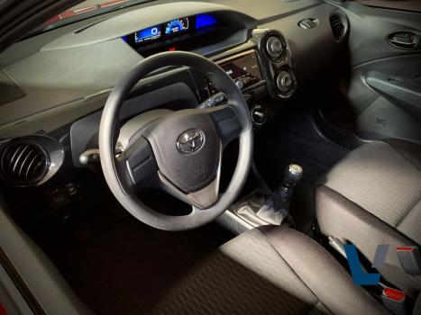 TOYOTA Etios Hatch 1.3 16V 4P FLEX X, Foto 9