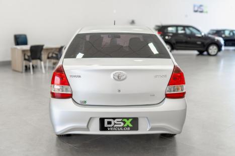 TOYOTA Etios Sedan 1.5 16V 4P FLEX X PLUS, Foto 4 TOYOTA Etios Sedan 1.5 16V 4P FLEX X PLUS, Foto 4